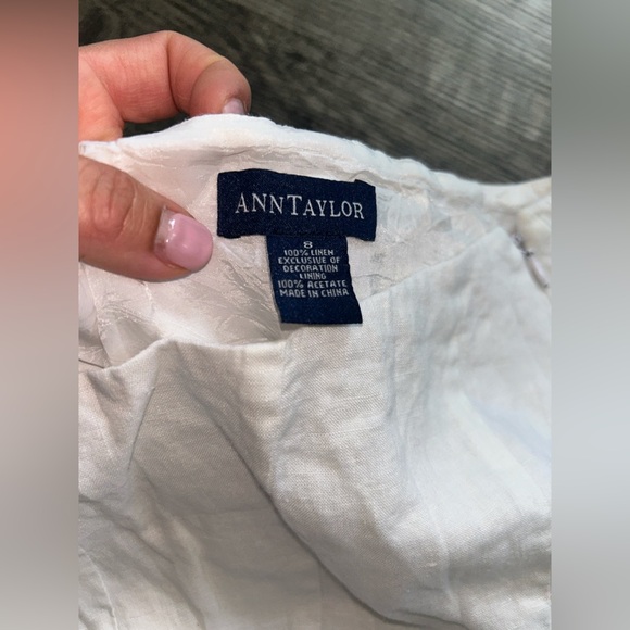 Ann Taylor Embroidered White Skirt with Blue Accents Sz 8 - Picture 4 of 4